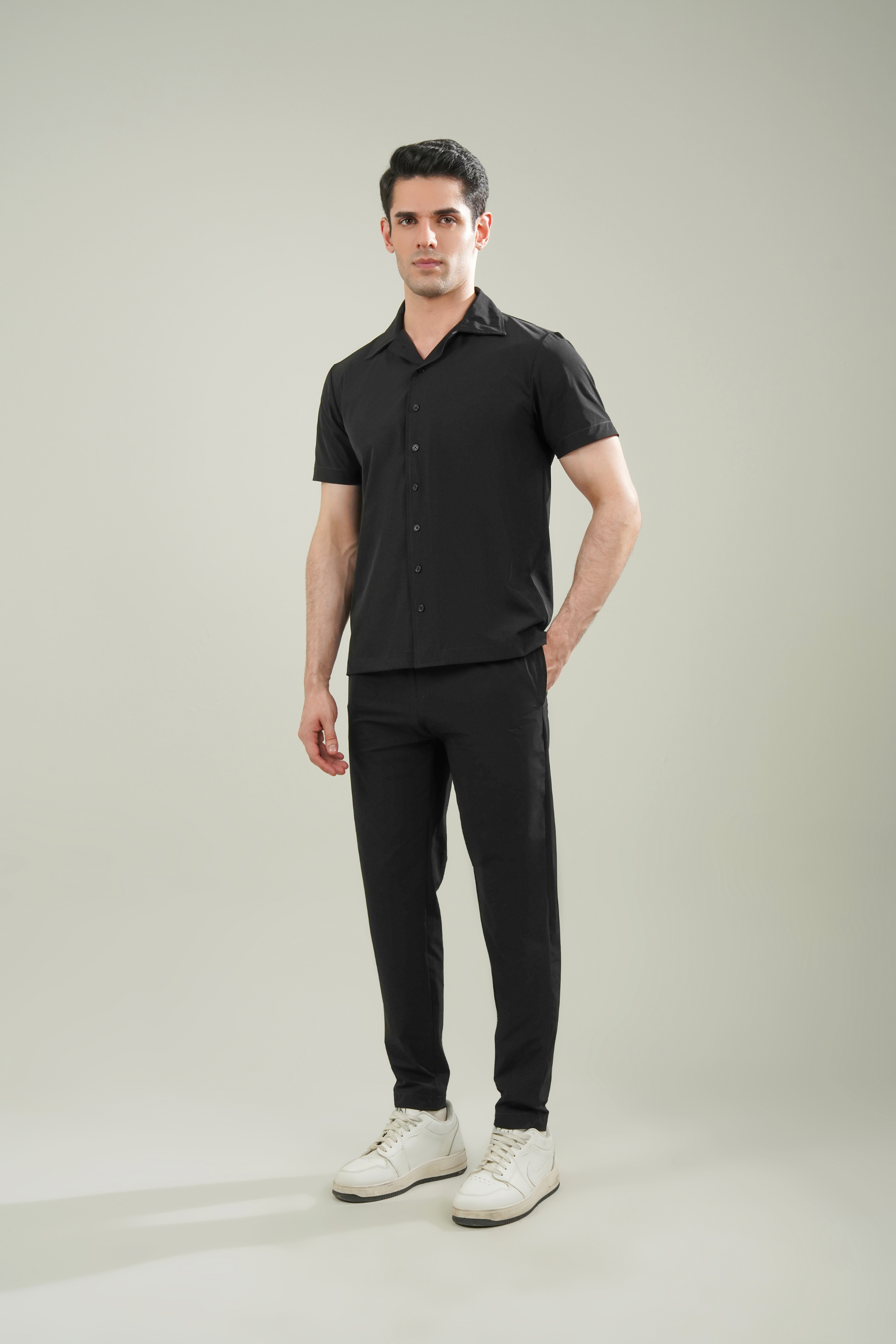 FlexFit Short-Sleeve Button-Up Shirt - Black