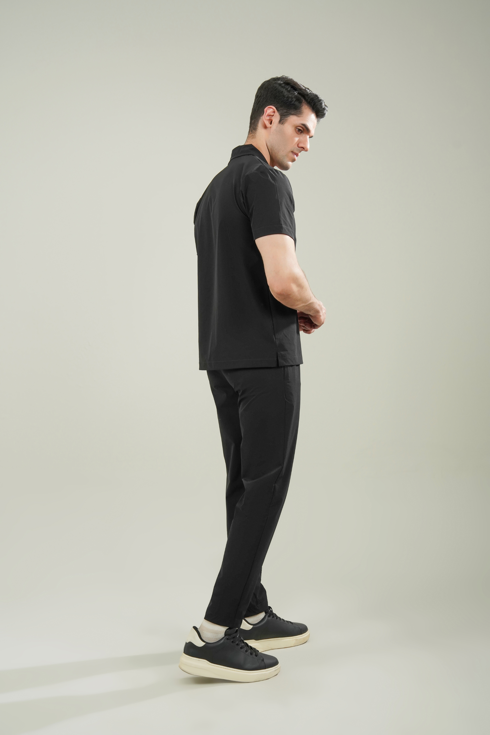 FlexFit Short-Sleeve Button-Up Shirt - Black