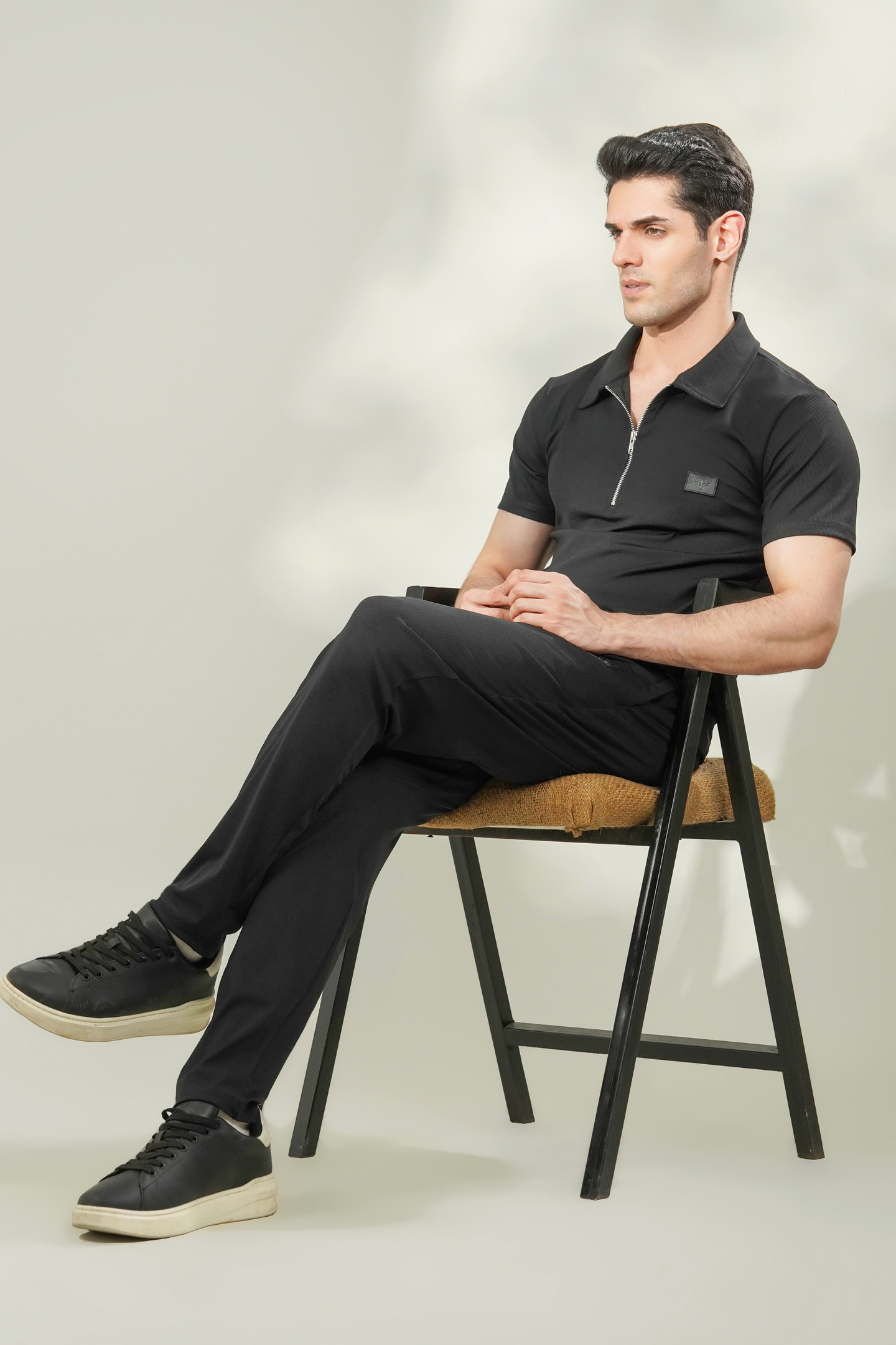 Zephyr Black Tracksuit